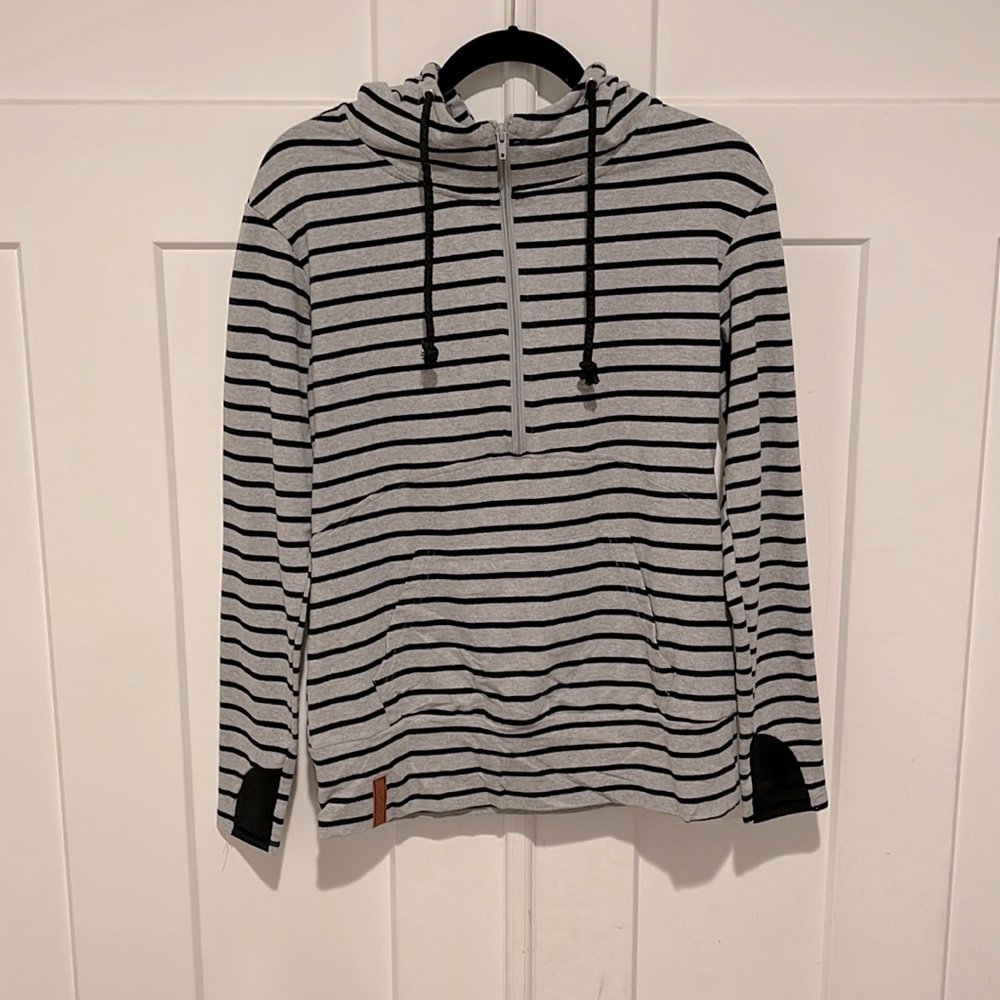 Ampersand & Hoodie NWOT size small